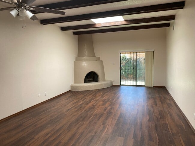 Building Photo - Tramway/Indian School TH 2/BD 2/BA 2/CG