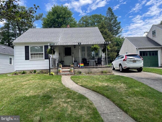 Building Photo - 105 Breslin Ave