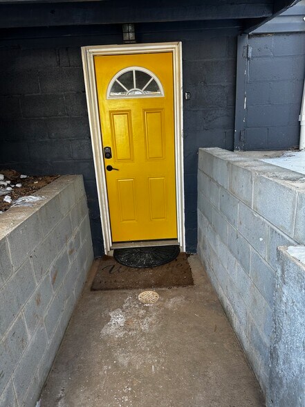 Building Photo - 5409 Emerson St