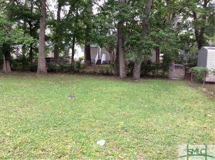 Building Photo - Nice Three Bedroom Single Family - Fenced ...