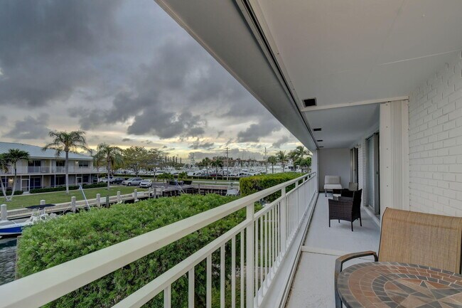 Building Photo - 68 Yacht Club Dr