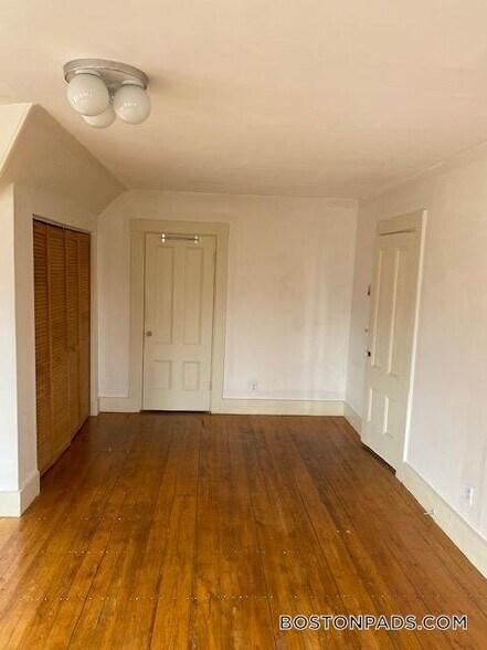 Building Photo - 139 Antrim St