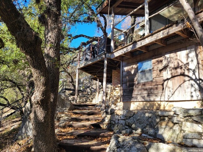 Building Photo - 2059 Glenn Dr