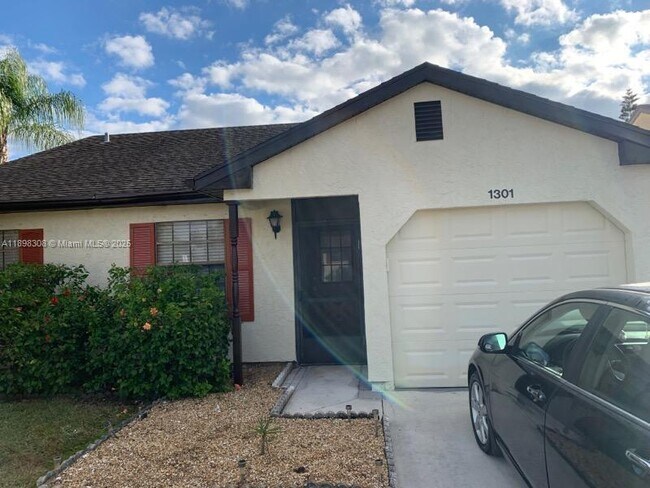 Primary Photo - 1301 SE Carrington Ct