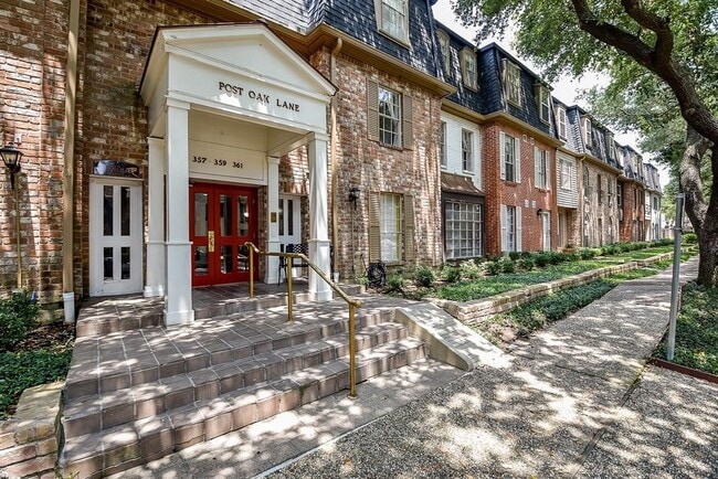 Building Photo - 357 N Post Oak Ln