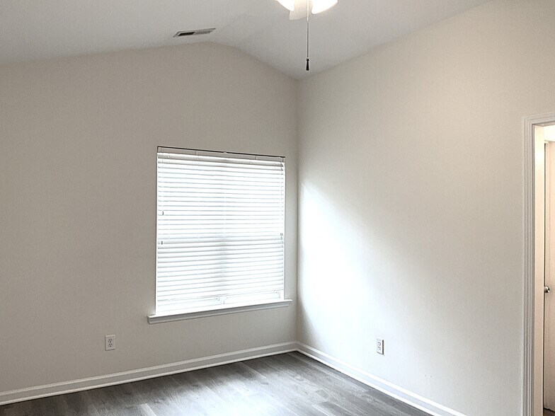 Building Photo - 612 Woodson Dr