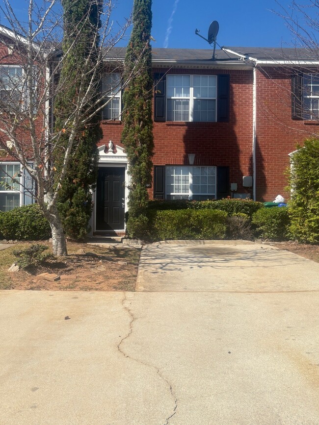 Building Photo - 5863 Strathmoor Manor Cir