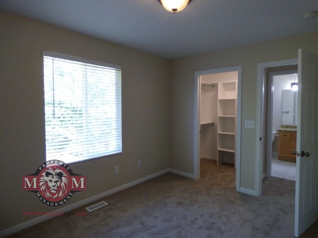 Building Photo - 2 Bd 1.5 Bath Duplex in Milcreek