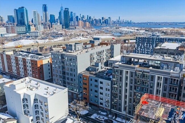 Building Photo - 424 Whiton St