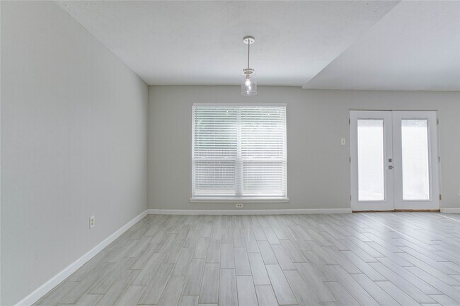 Building Photo - 128 N Deerfoot Cir