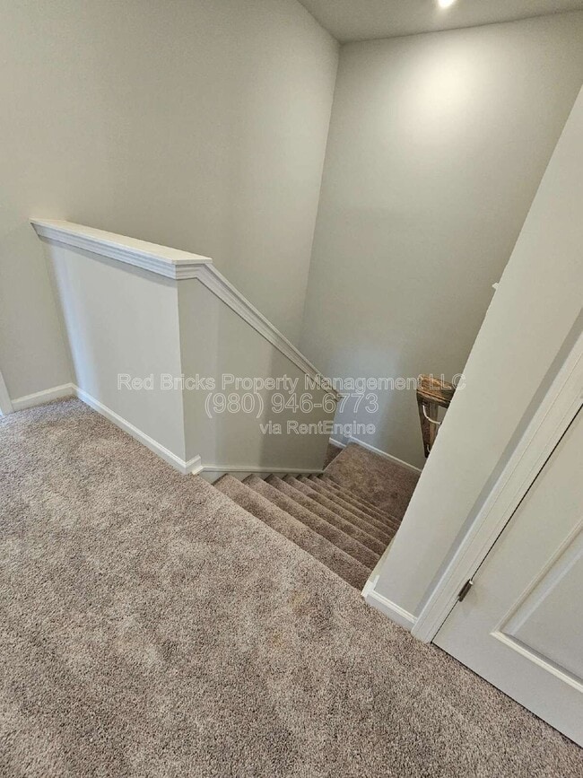 Building Photo - 7828 Nelson Rd