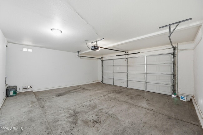 Building Photo - 5613 S 51st Dr