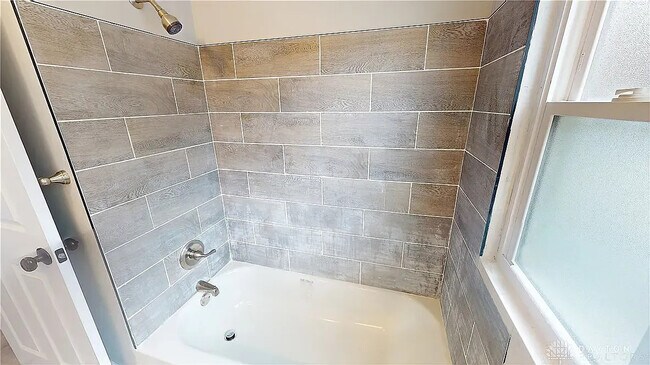 Building Photo - 2228 Wayne Ave