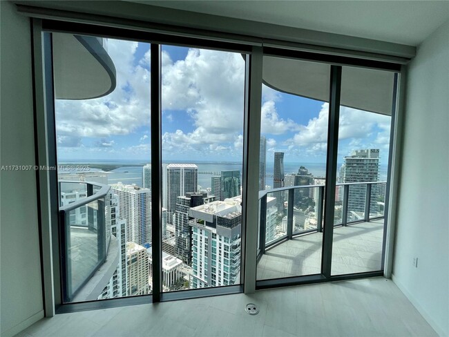 Building Photo - 1000 Brickell Plaza