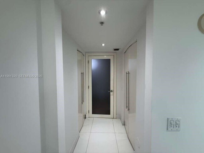 Building Photo - 41 SE 5th St