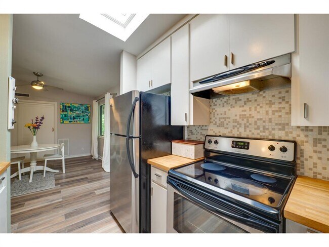 Building Photo - 2308 Enfield Rd