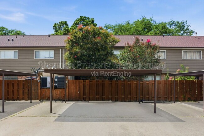 Building Photo - 2275 Triway Ln