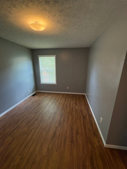 Building Photo - 1835 Carpenter Cir