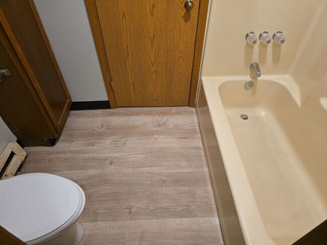 Building Photo - Lynnwood Apartments