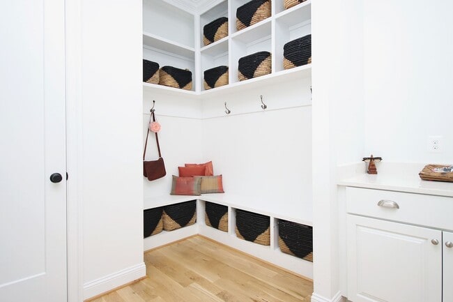 Building Photo - Beautiful, Custom-Built Lochlyn Hill Home