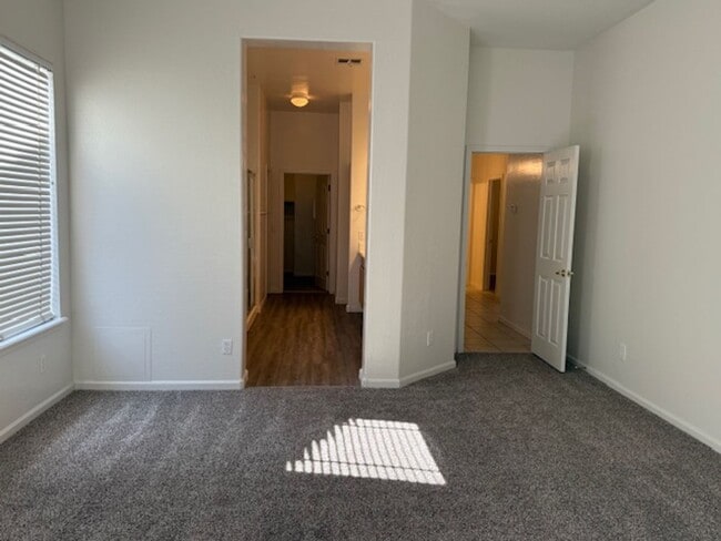 Building Photo - Flag Homes - 030