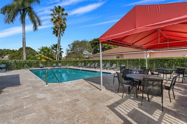 Building Photo - 4055 Eastridge Dr