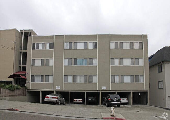 Building Photo - 262 Vernon St