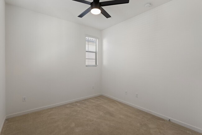 Building Photo - 839 Cranberry Way