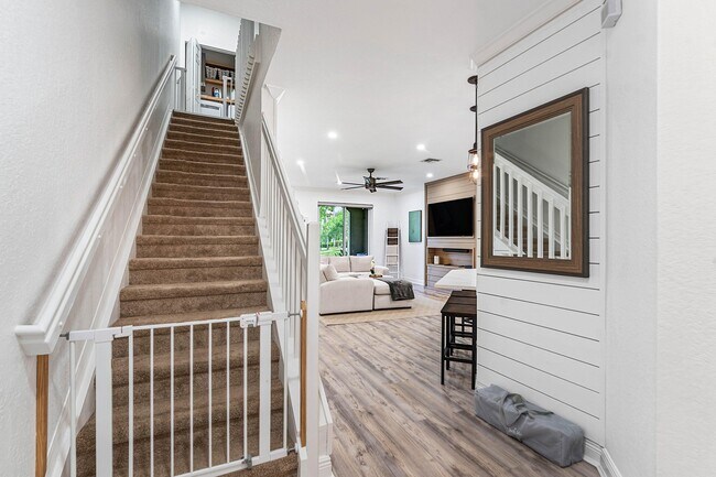 Building Photo - 4890 Bonsai Cir