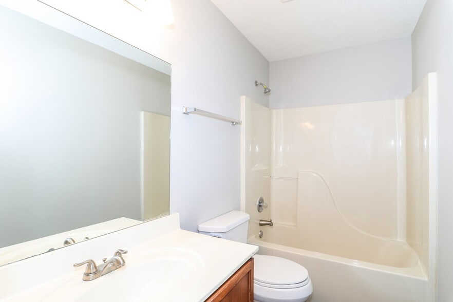 Building Photo - 4506 Shadow Hollow Dr