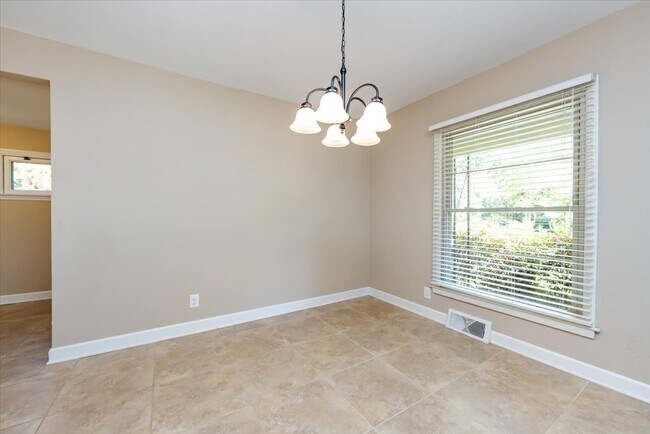 Building Photo - 5400 Farmbrook Dr