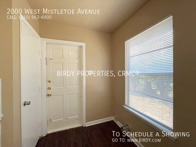 Building Photo - 2000 W Mistletoe Ave