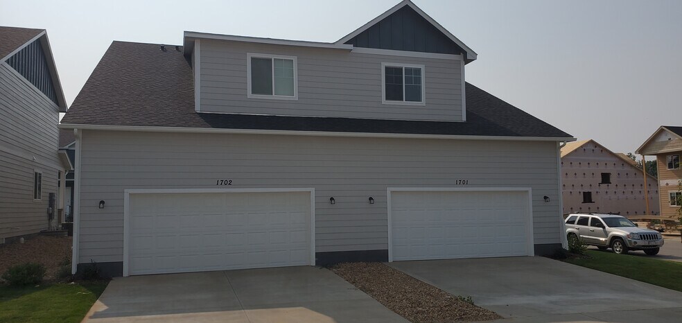 Garage back of unit - 4355 24th Street Rd