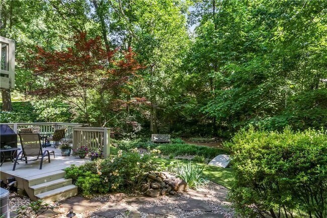 Building Photo - 2138 Carlyle Dr