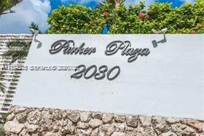 Building Photo - 2030 S Ocean Dr