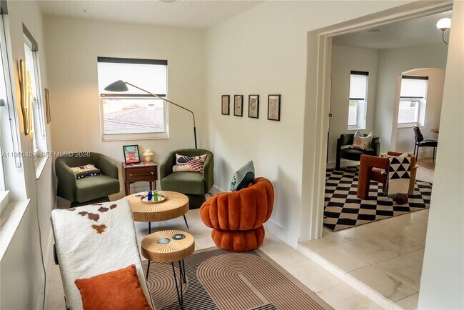 Building Photo - 509 NE 64th St