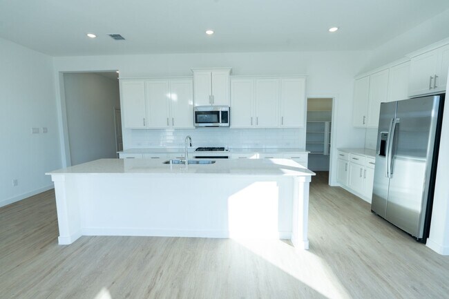 Building Photo - BRAND NEW 2025 Construction - 4BR/3BA Single-Family Home in Northlake Estates