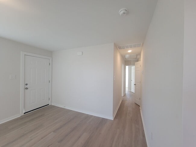 Building Photo - 3719 Moody Ave