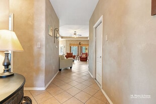 Building Photo - 12 Augusta Ct