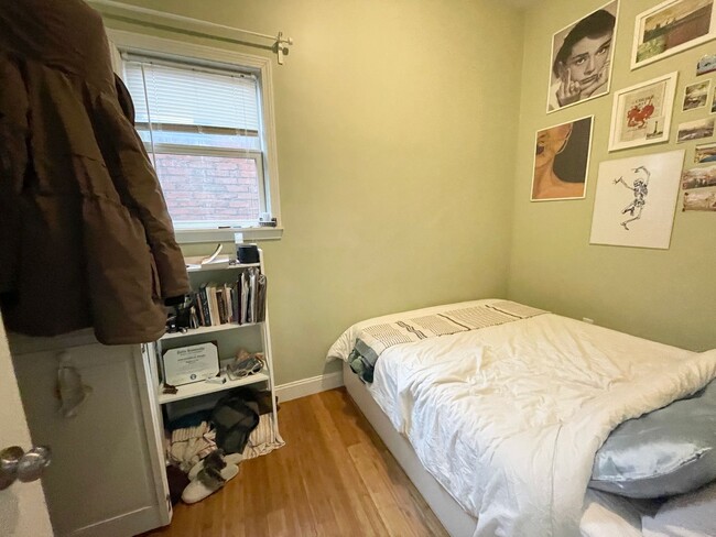 Building Photo - South Boston 2bed / 2bath available Sept 1st $3600