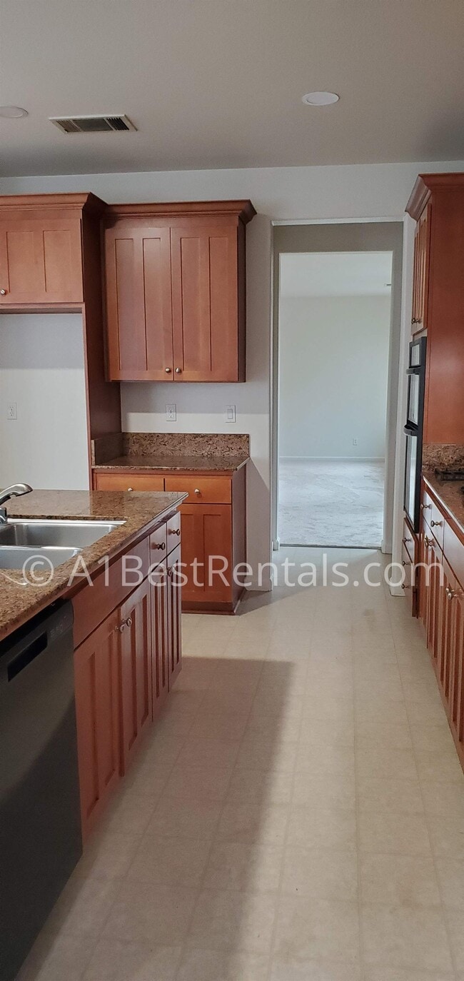 Building Photo - 2513 Guadalajara Dr