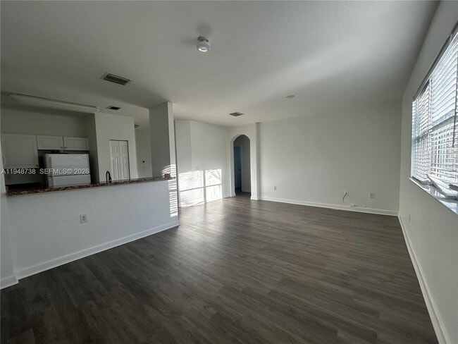 Building Photo - 1720 NE 33rd Ave