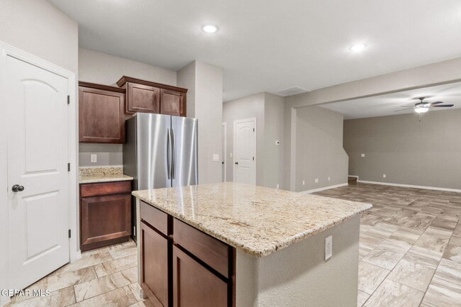 Building Photo - 4521 Marisabel Azcarate St