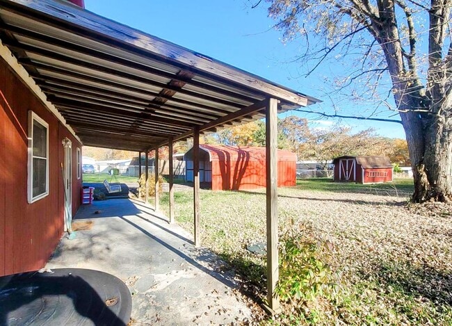 Building Photo - 571 Meadow View Rd