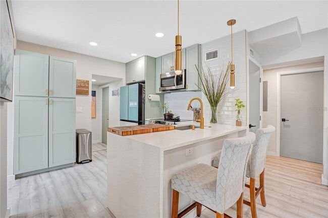 Building Photo - 1891 Oglesby Ave