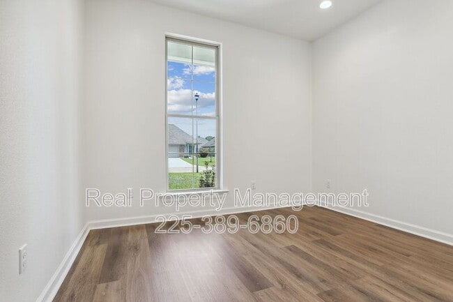 Building Photo - 7744 Cedar Trail Dr