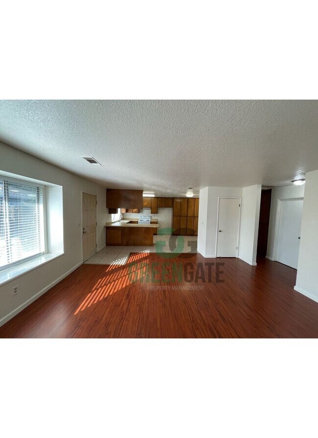 Building Photo - 177-179 Manzanita Lane