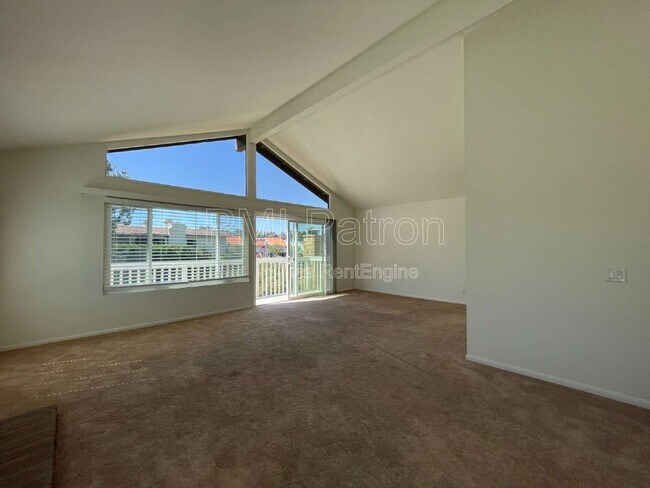 Building Photo - 21909 Huron Ln