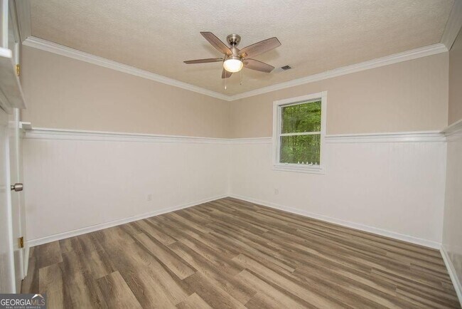 Building Photo - 180 Crabtree Dr