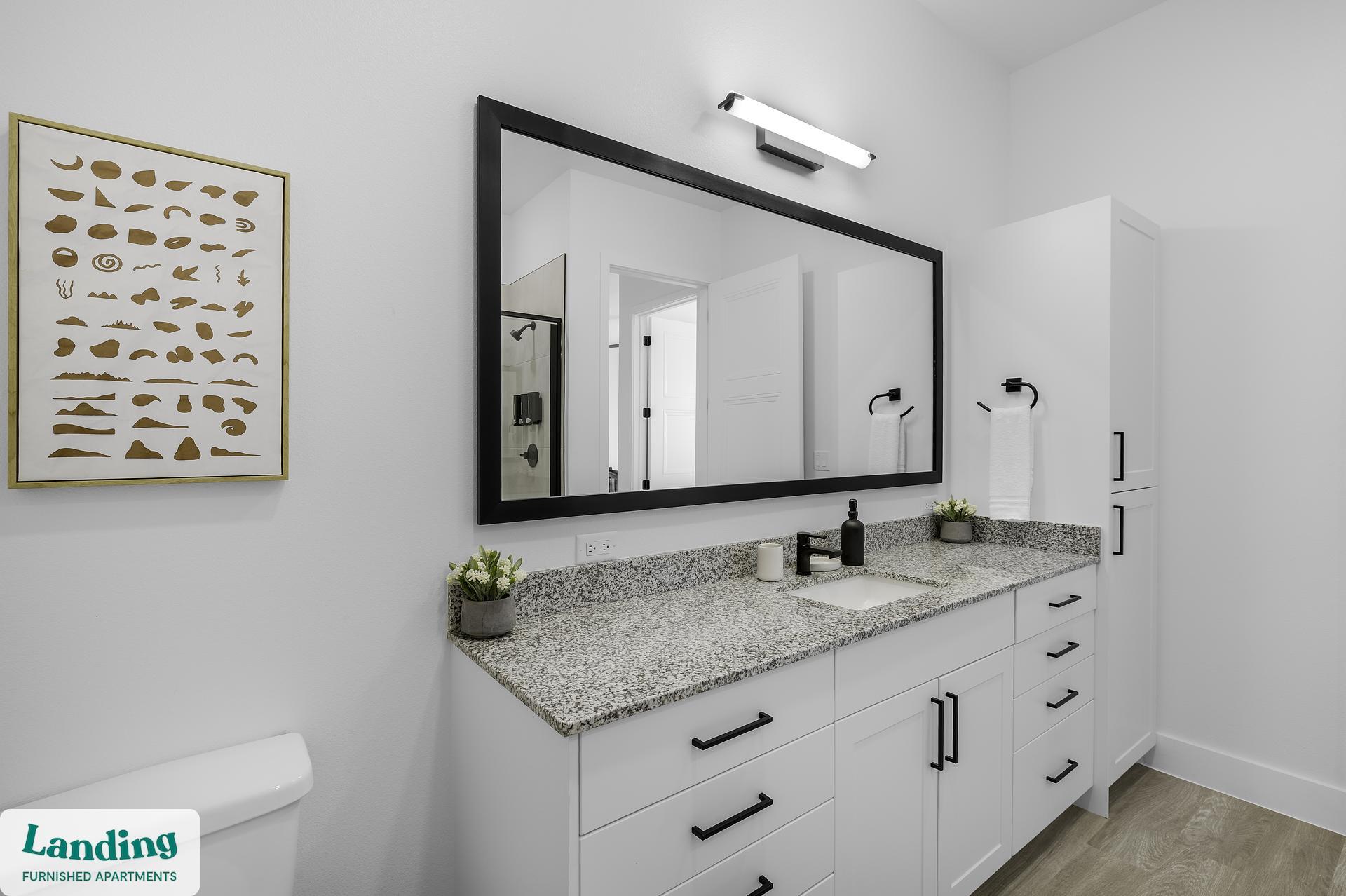 Building Photo - 650 E Sycamore St